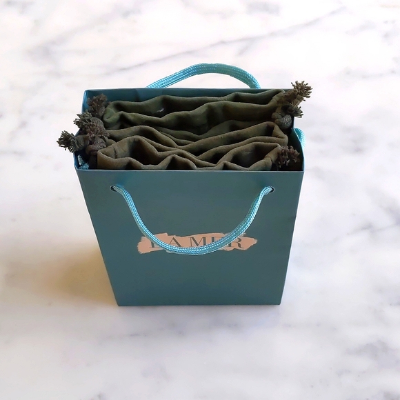 NWT. LA MER Velvet with Logo Travel Cosmetic Bags Set of 4 pcs. - Picture 3 of 3